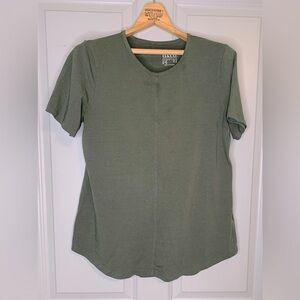 D&CO Army Green Short Sleeve T-Shirt in Women's Size MP
